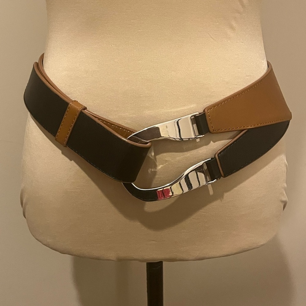 Lafayette 148 New York Two-Tone Black and Tan Belt, size Large